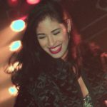 Além do palco: o documentário que redescobre Selena Quintanilla em imagens inéditas